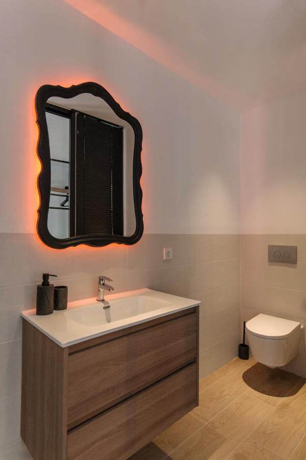 Vilasuites Trinitat Apartment