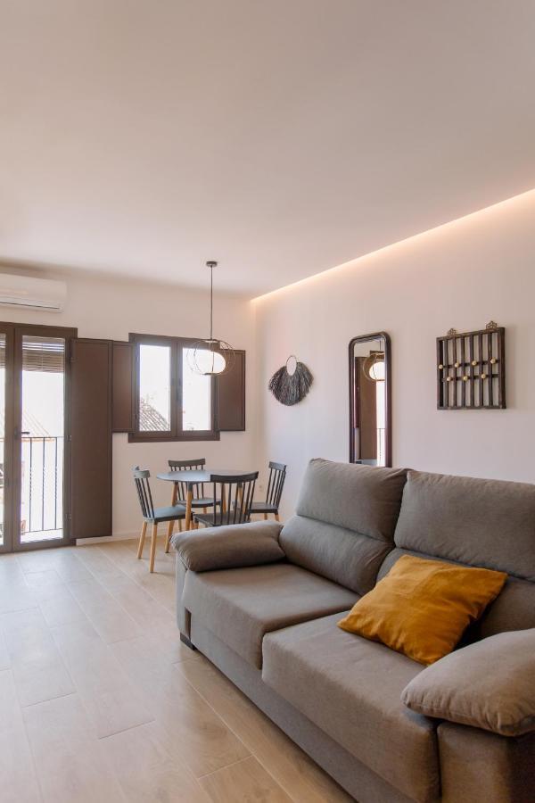 Vilasuites Trinitat Apartment *